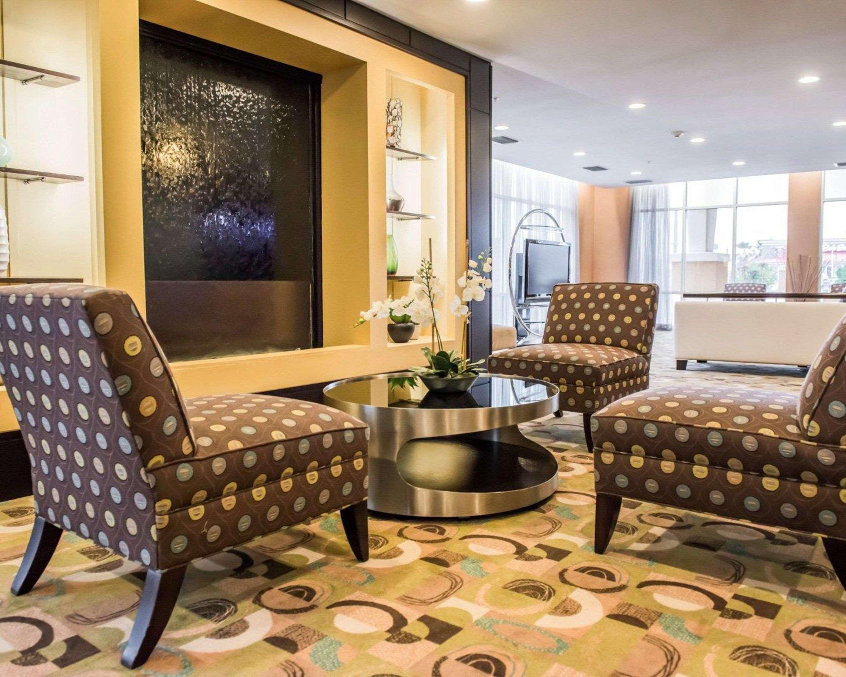 Comfort Suites Лейк Сити Экстерьер фото